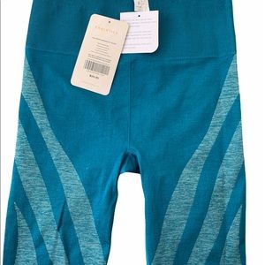 NWT Fabletics High Waisted Seamless Dot Leggings